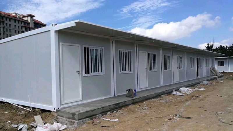 二手活动房回收全指南：天津工地拆装、集装箱房与彩钢房处理要点